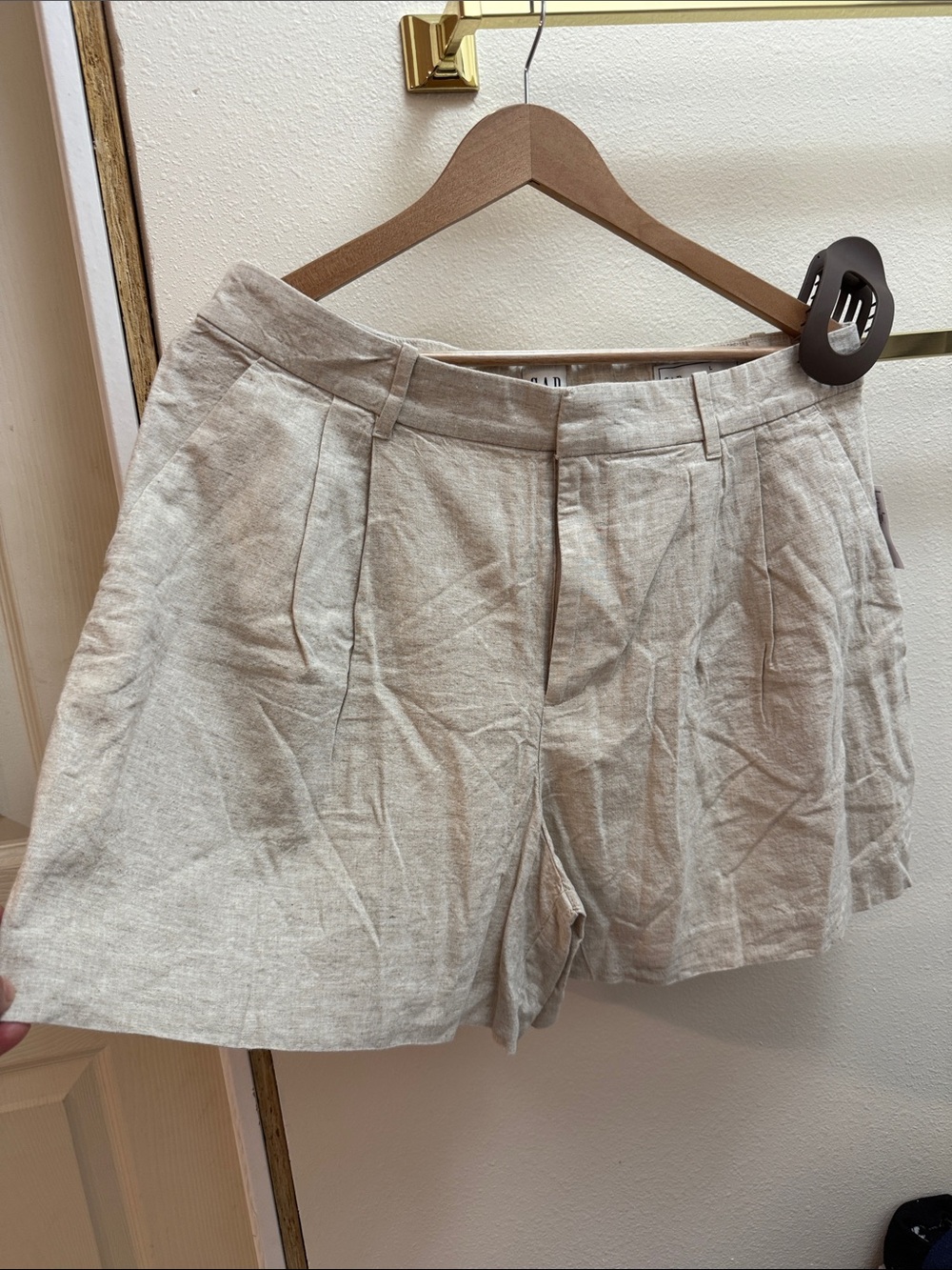 GAP Light Beige Pleated Linen-Blend Women's Shorts